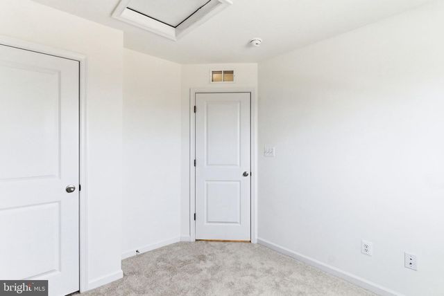 127 COURTHOUSE DR, Martinsburg, WV 25404