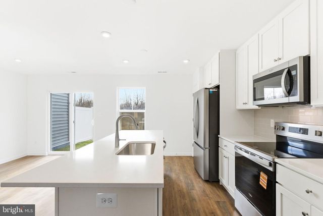 127 COURTHOUSE DR, Martinsburg, WV 25404