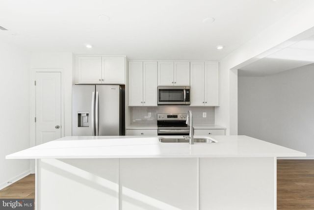 127 COURTHOUSE DR, Martinsburg, WV 25404