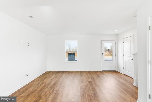 127 COURTHOUSE DR, Martinsburg, WV 25404