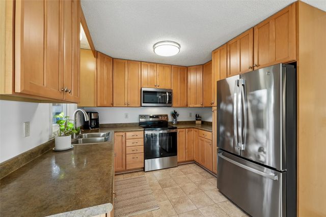 6686 NW 54th Court, Johnston, IA 50131
