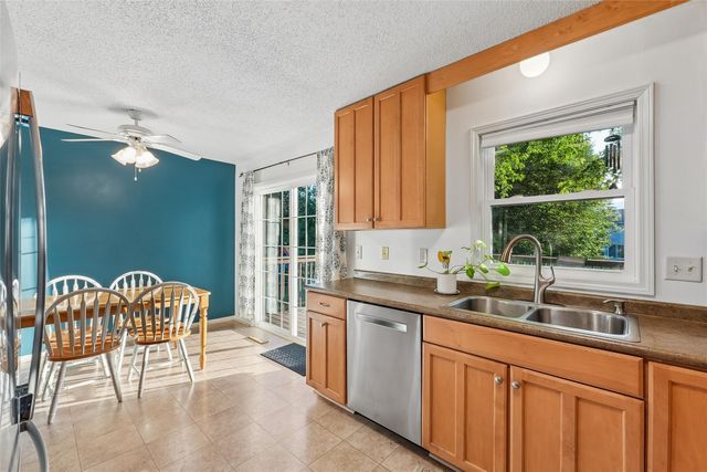 6686 NW 54th Court, Johnston, IA 50131