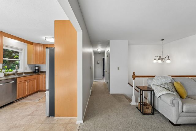 6686 NW 54th Court, Johnston, IA 50131