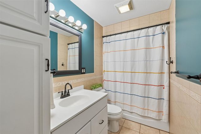 6686 NW 54th Court, Johnston, IA 50131