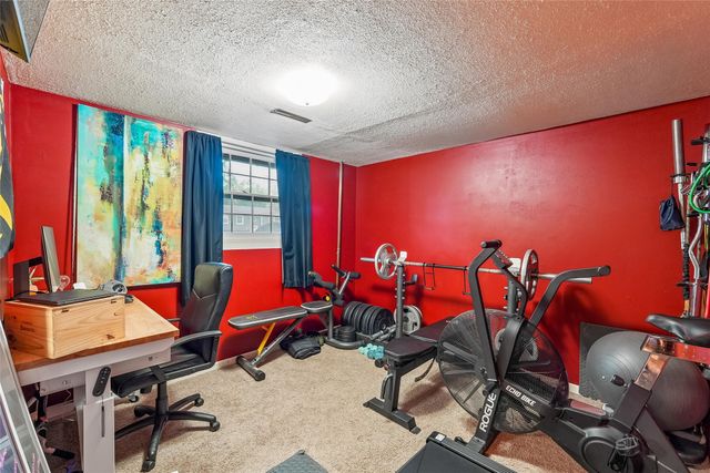 6686 NW 54th Court, Johnston, IA 50131