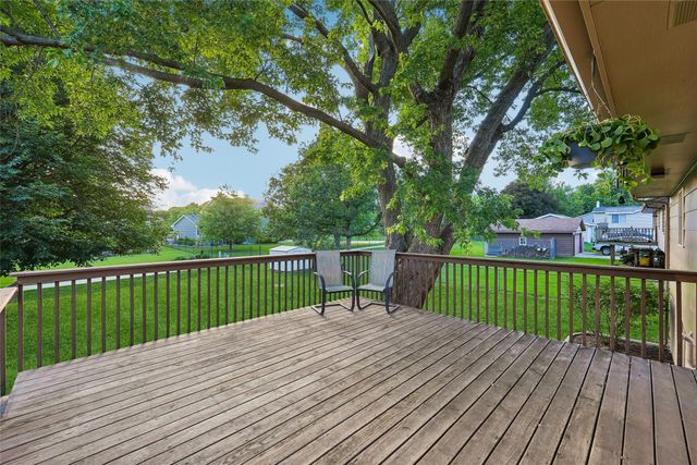 6686 NW 54th Court, Johnston, IA 50131