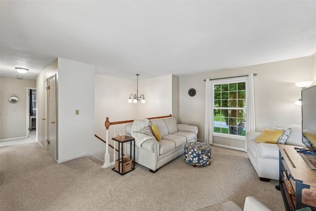 6686 NW 54th Court, Johnston, IA 50131