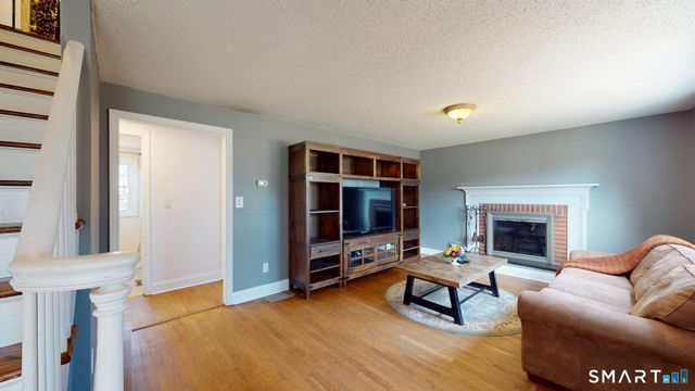 13 Pine Drive, Windsor Locks, CT 06096