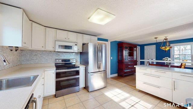 13 Pine Drive, Windsor Locks, CT 06096