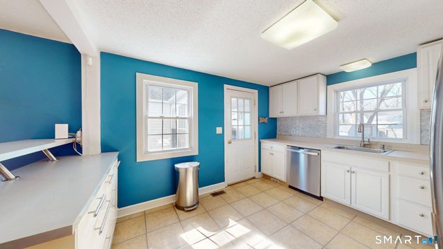 13 Pine Drive, Windsor Locks, CT 06096