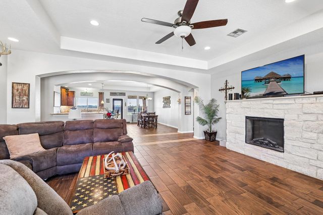 106 Eland Ave, Bastrop, TX 78602