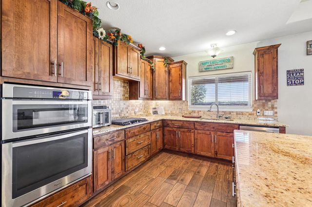 106 Eland Ave, Bastrop, TX 78602
