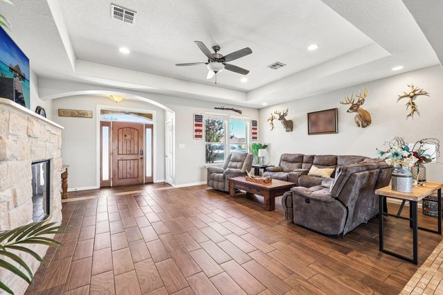 106 Eland Ave, Bastrop, TX 78602