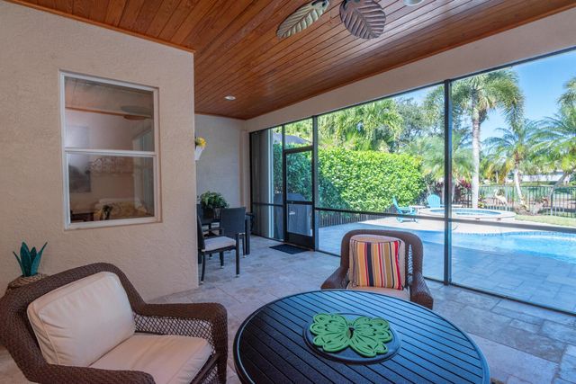 10535 La Strada, West Palm Beach, FL 33412