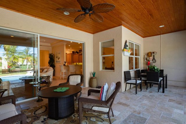 10535 La Strada, West Palm Beach, FL 33412