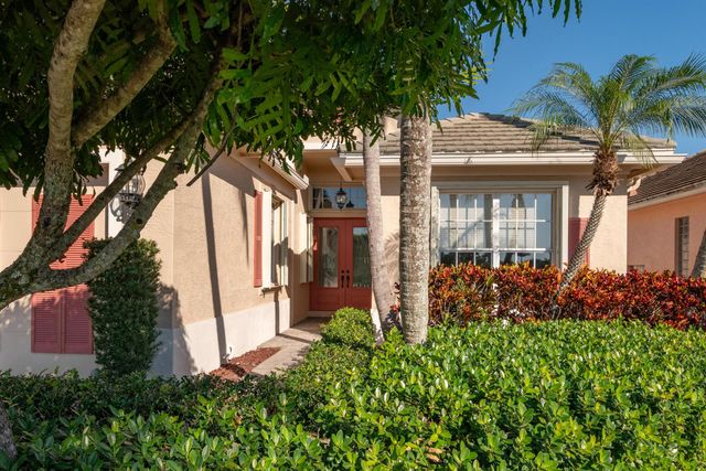 10535 La Strada, West Palm Beach, FL 33412