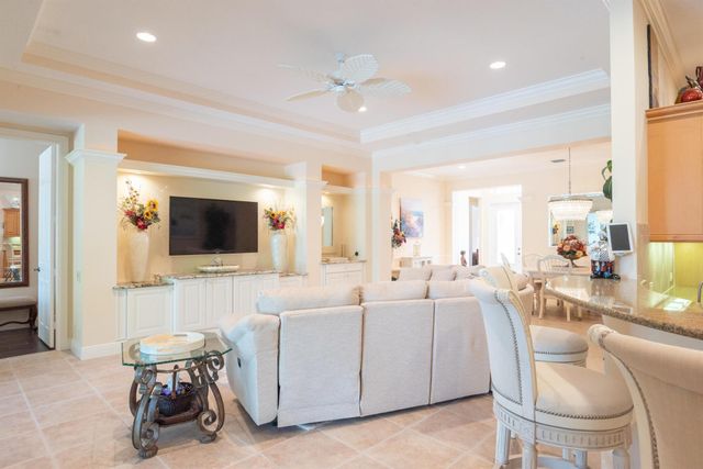 10535 La Strada, West Palm Beach, FL 33412