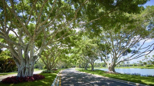 10535 La Strada, West Palm Beach, FL 33412