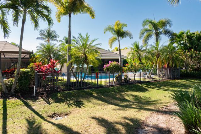 10535 La Strada, West Palm Beach, FL 33412