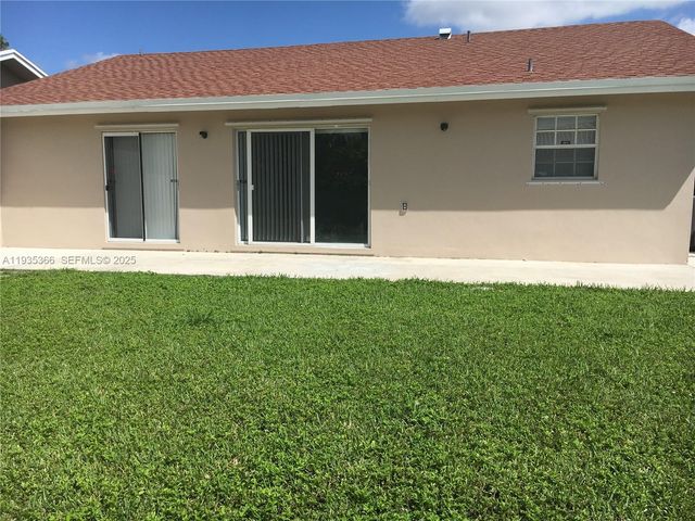 14322 SW 101st St, Miami, FL 33186