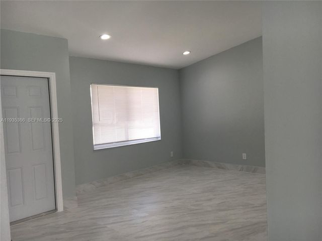 14322 SW 101st St, Miami, FL 33186