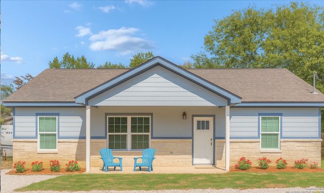 1080 Greenhill Dr, Canyon Lake, TX 78133