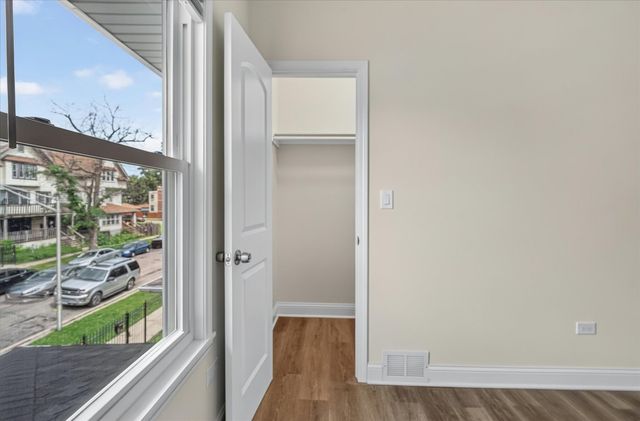 543 N Leclaire Avenue, Chicago, IL 60644