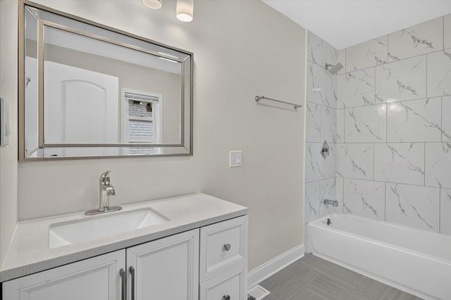 543 N Leclaire Avenue, Chicago, IL 60644