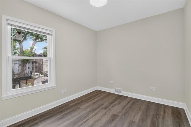 543 N Leclaire Avenue, Chicago, IL 60644