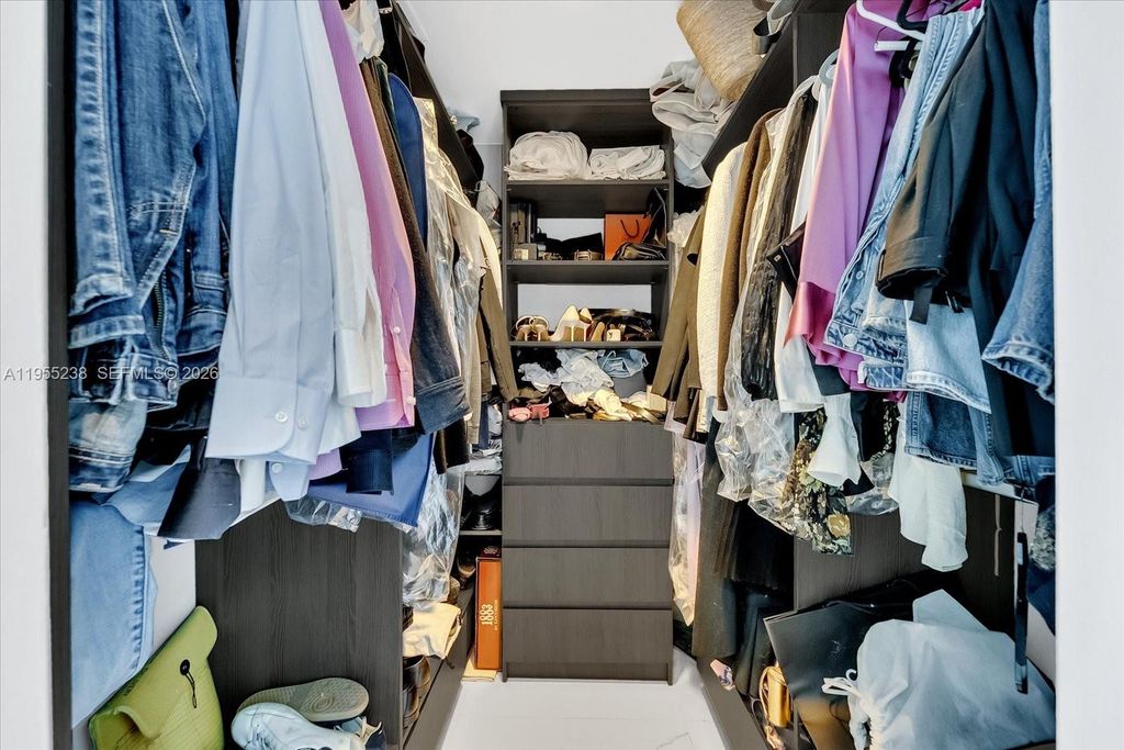 Image 17 of property listing at 480 NE 30th St 904, Miami, FL 33137