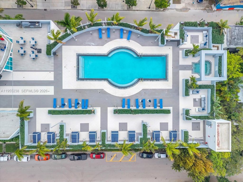 Image 20 of property listing at 480 NE 30th St 904, Miami, FL 33137