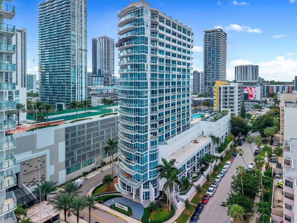 Image 25 of property listing at 480 NE 30th St 904, Miami, FL 33137