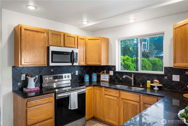 26811 118th Ct SE, Kent, WA 98030