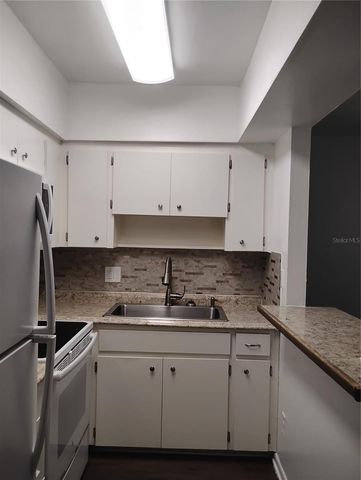 116 SW JEFFERSON CIRCLE, St Petersburg, FL 33703