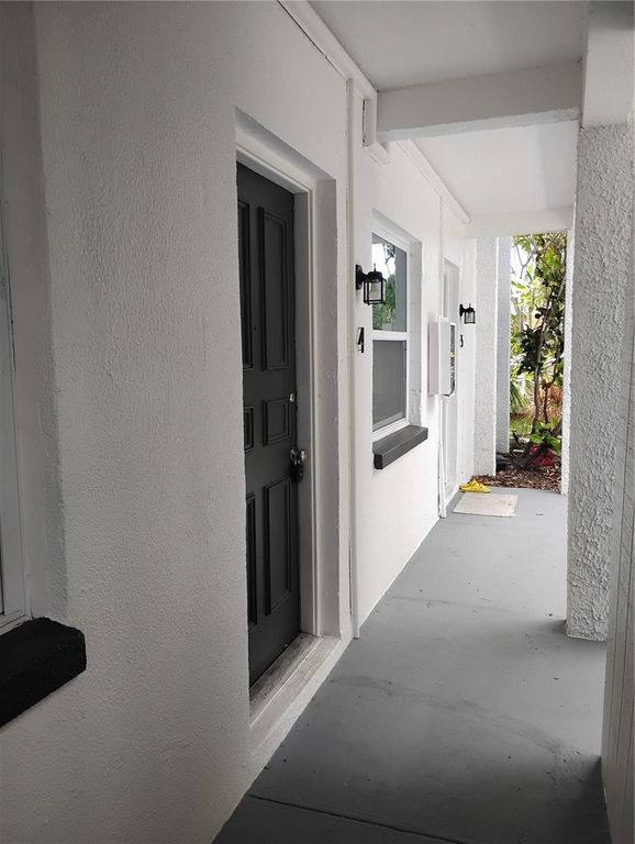 116 SW JEFFERSON CIRCLE, St Petersburg, FL 33703