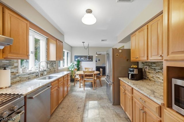 33 Celtic Way, Parsippany-troy Hills Twp., NJ 07054