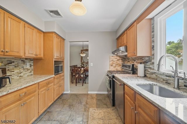 33 Celtic Way, Parsippany-troy Hills Twp., NJ 07054
