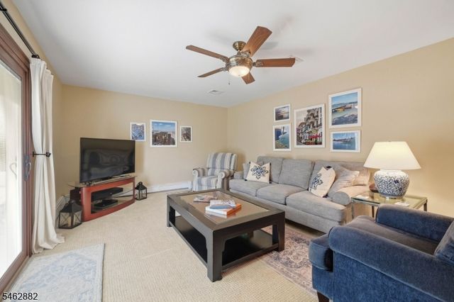 33 Celtic Way, Parsippany-troy Hills Twp., NJ 07054