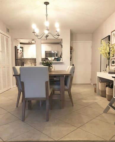 4060 N Hills Drive 24, Hollywood, FL 33021