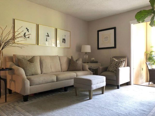 4060 N Hills Drive 24, Hollywood, FL 33021
