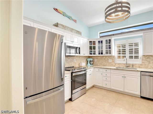 8647 Ibis Cove CIR, Naples, FL 34119