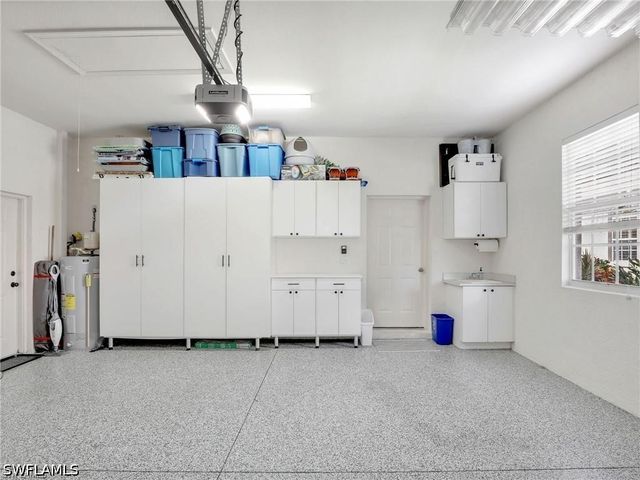 8647 Ibis Cove CIR, Naples, FL 34119