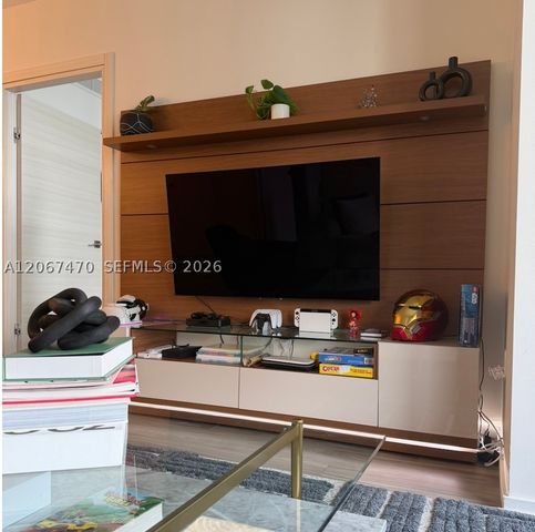 801 S Miami Ave 2410, Miami, FL 33130