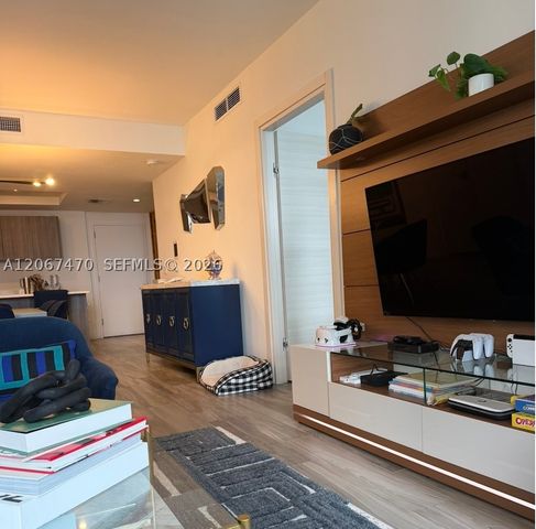 801 S Miami Ave 2410, Miami, FL 33130