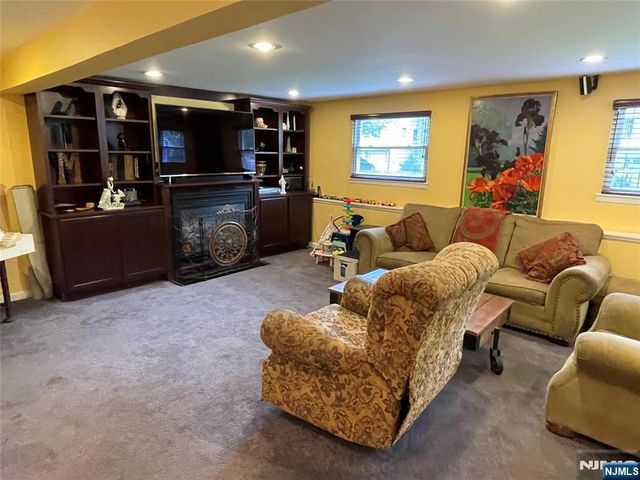 685 Lafayette Avenue, Westwood, NJ 07675