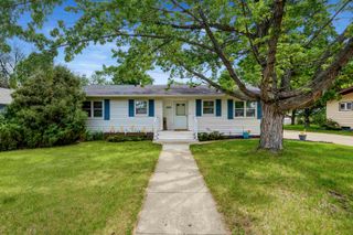 1833 7th St SW, Minot, ND 58701