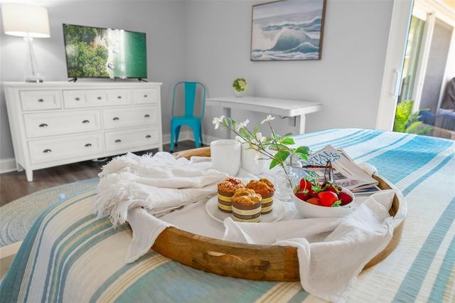 4660 OCEAN BOULEVARD E2, Sarasota, FL 34242