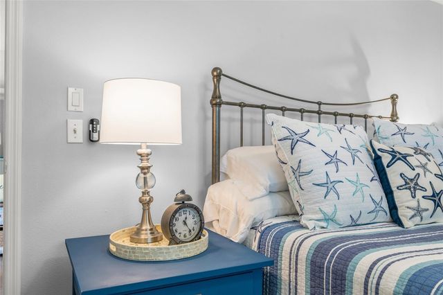 4660 OCEAN BOULEVARD E2, Sarasota, FL 34242