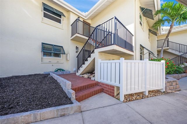 4660 OCEAN BOULEVARD E2, Sarasota, FL 34242