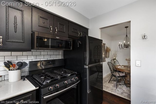 1089 Country Club Drive, Saint Clair Shores, MI 48082